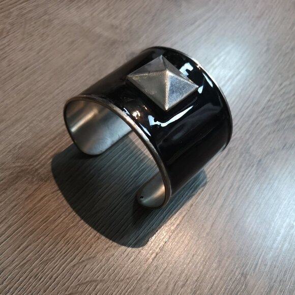 Y2K Vintage Single Silver Studded BLACK Enamel Cuff Bracelet - Picture 7 of 7